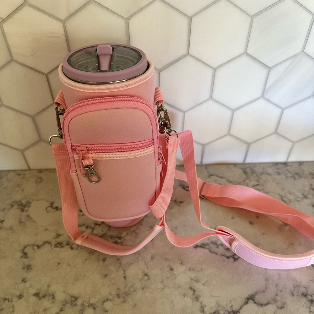 New w/o Tags Water Bottle Carrier Bag, Fits 30 oz Tumblers